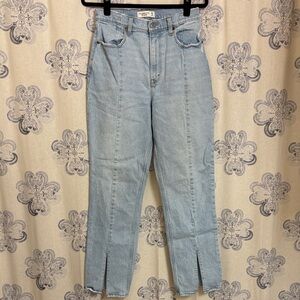 Abercrombie Curve-Love High-Waist 90s Straight Jeans with Front Slits